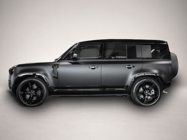 Land-Rover Defender (07/2025, Benzin)