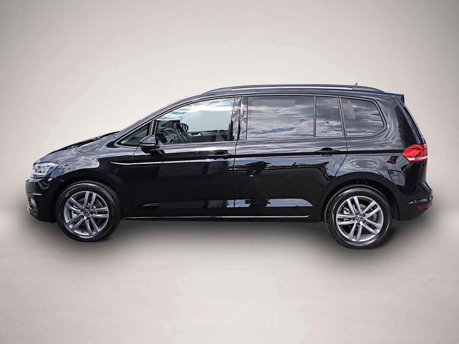 Volkswagen Touran (04/2026, Benzin)