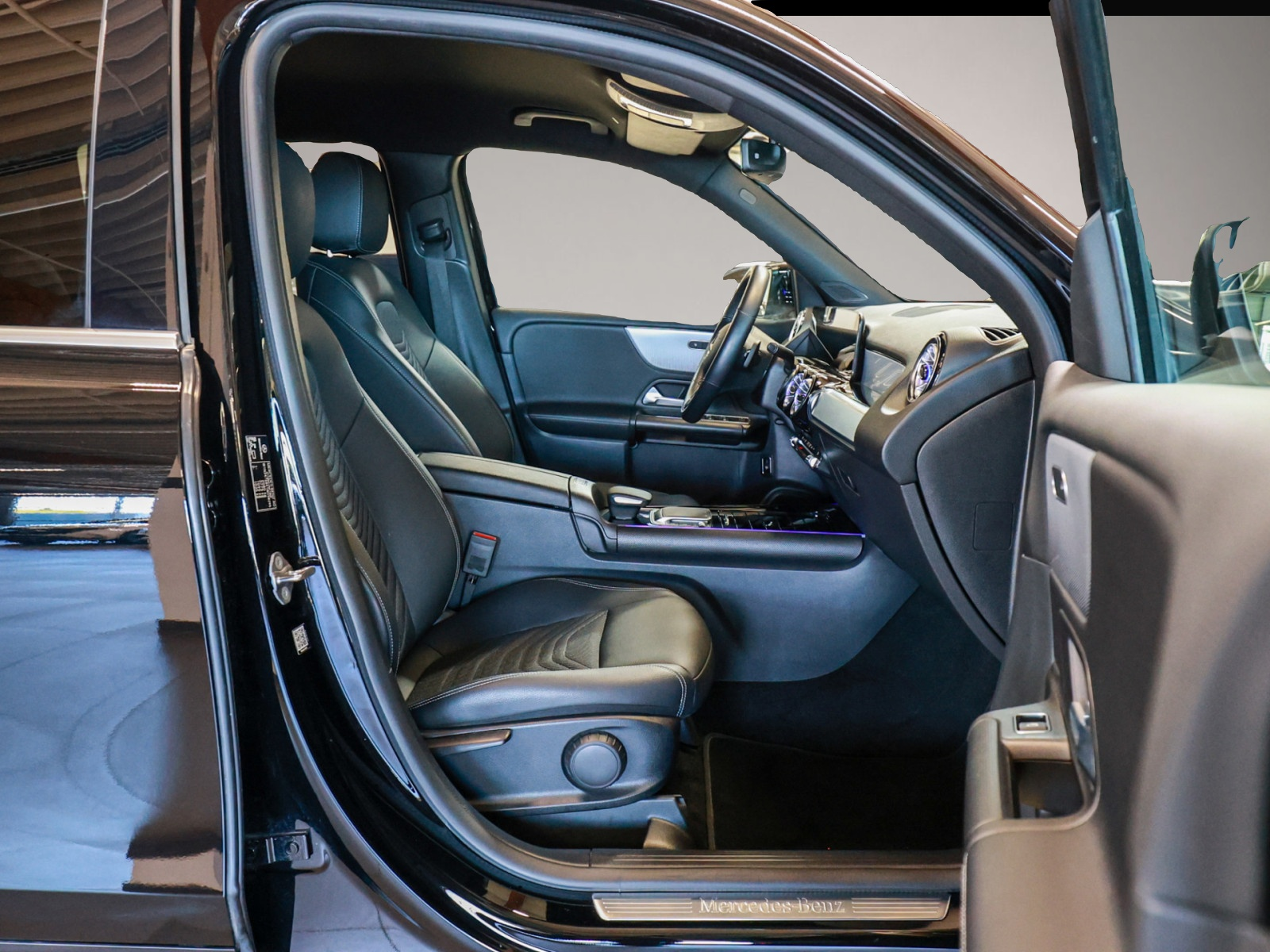 Mercedes-Benz GLB 180 (12/2022, Benzin)