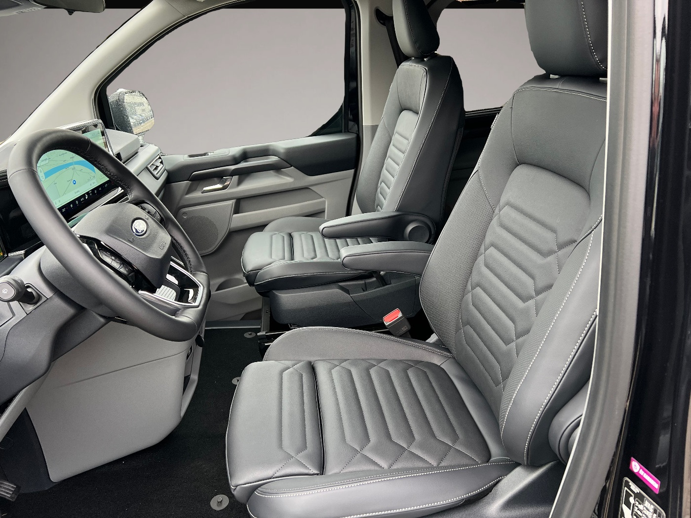 Ford Tourneo Custom (10/2025, Diesel)