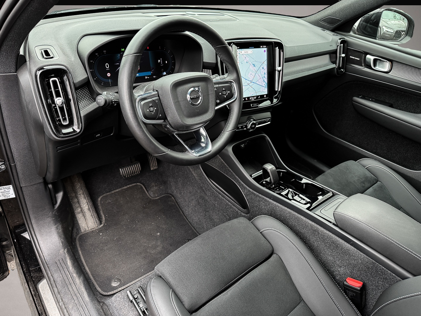 Volvo XC40 (12/2023, Benzin)