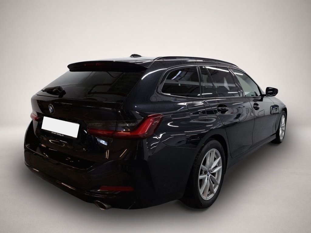 BMW 318 (06/2023, )