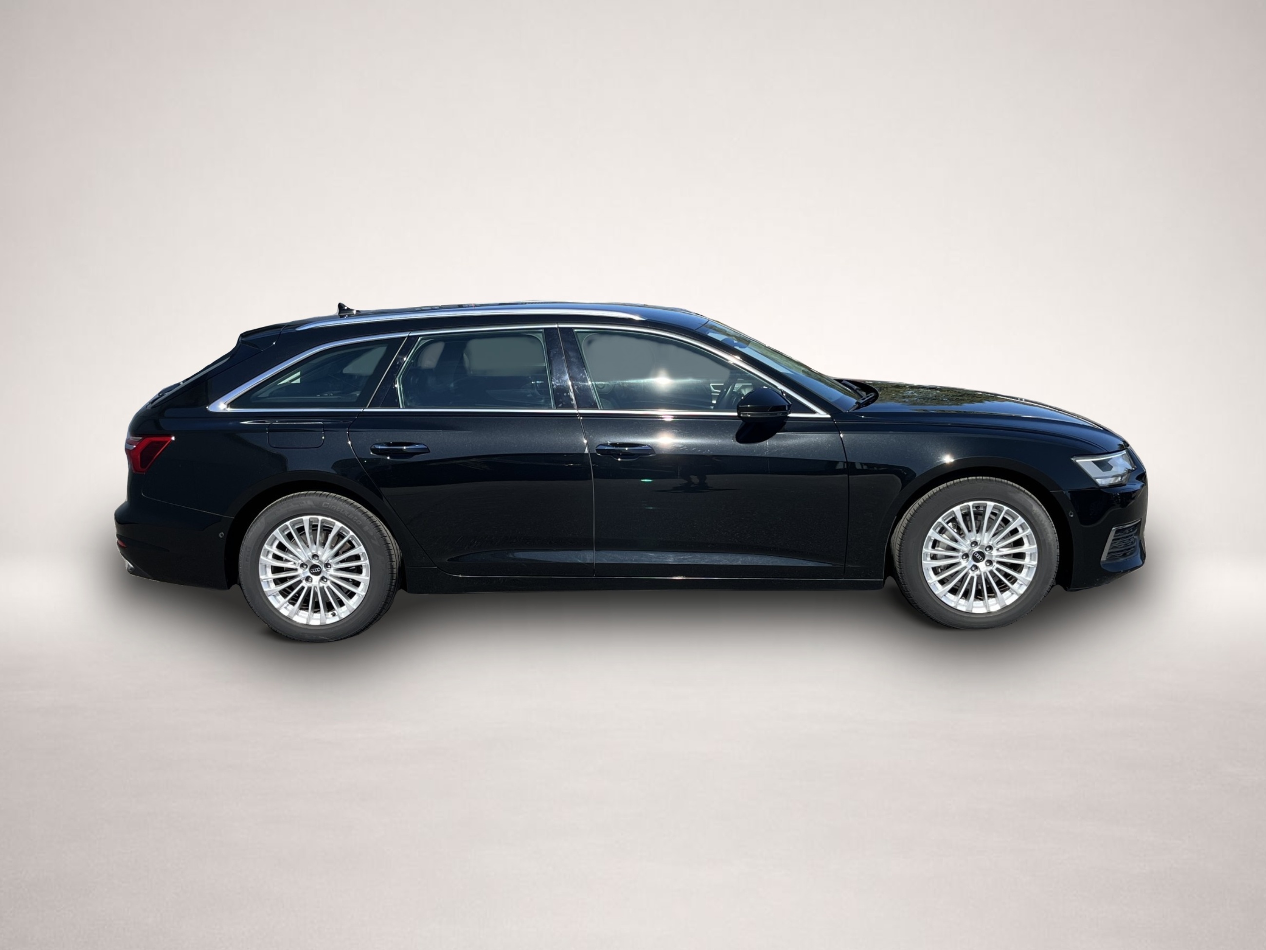 Audi A6 (11/2022, Benzin)