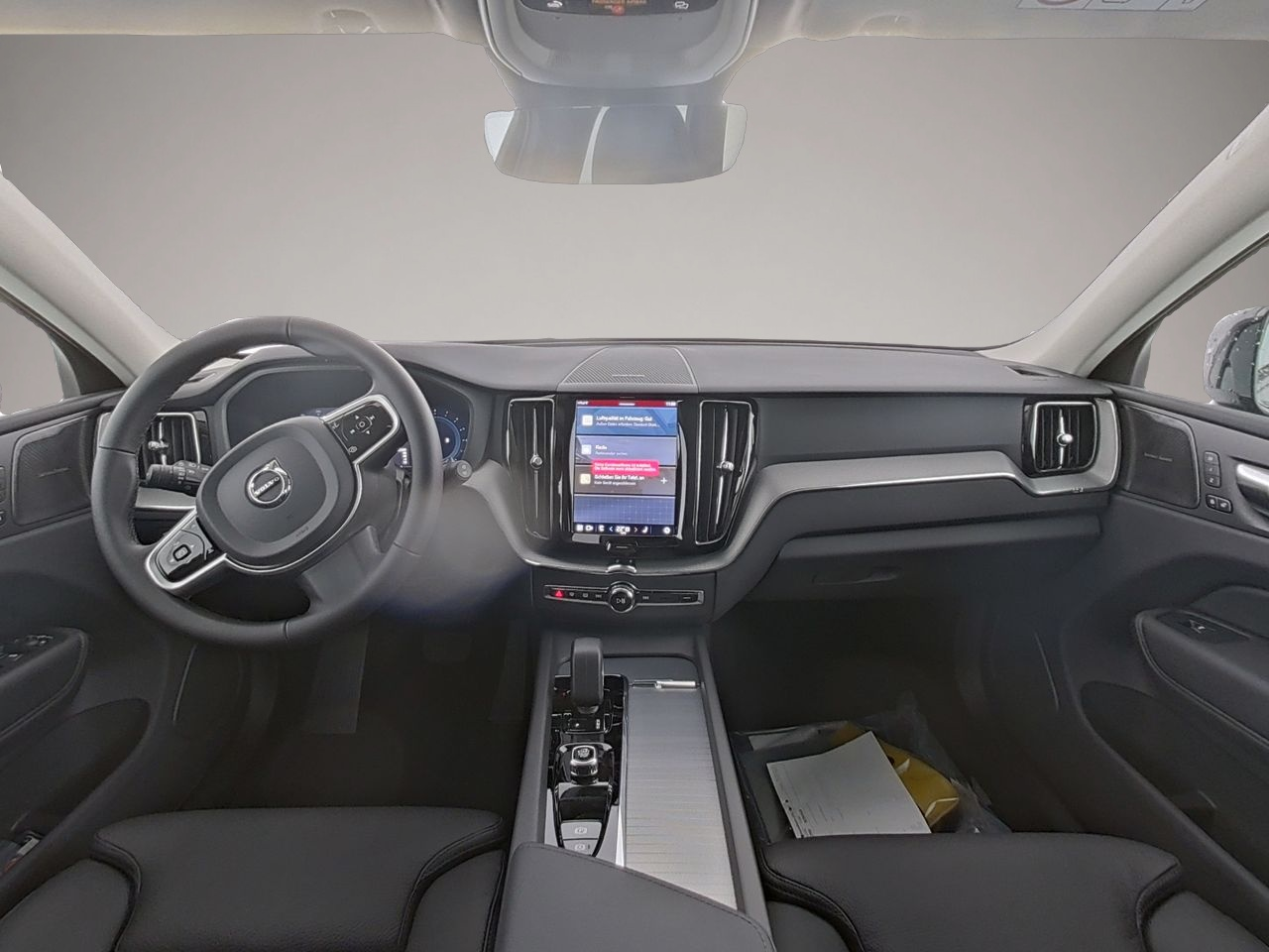 Volvo XC60 (05/2025, Benzin)
