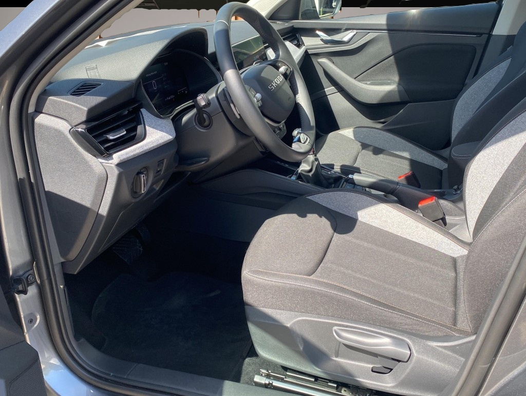 Skoda Scala (05/2025, Benzin)