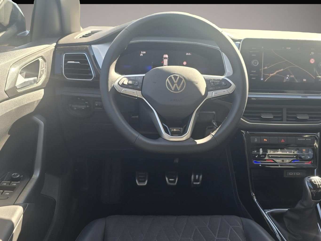 Volkswagen T-Cross (03/2025, )