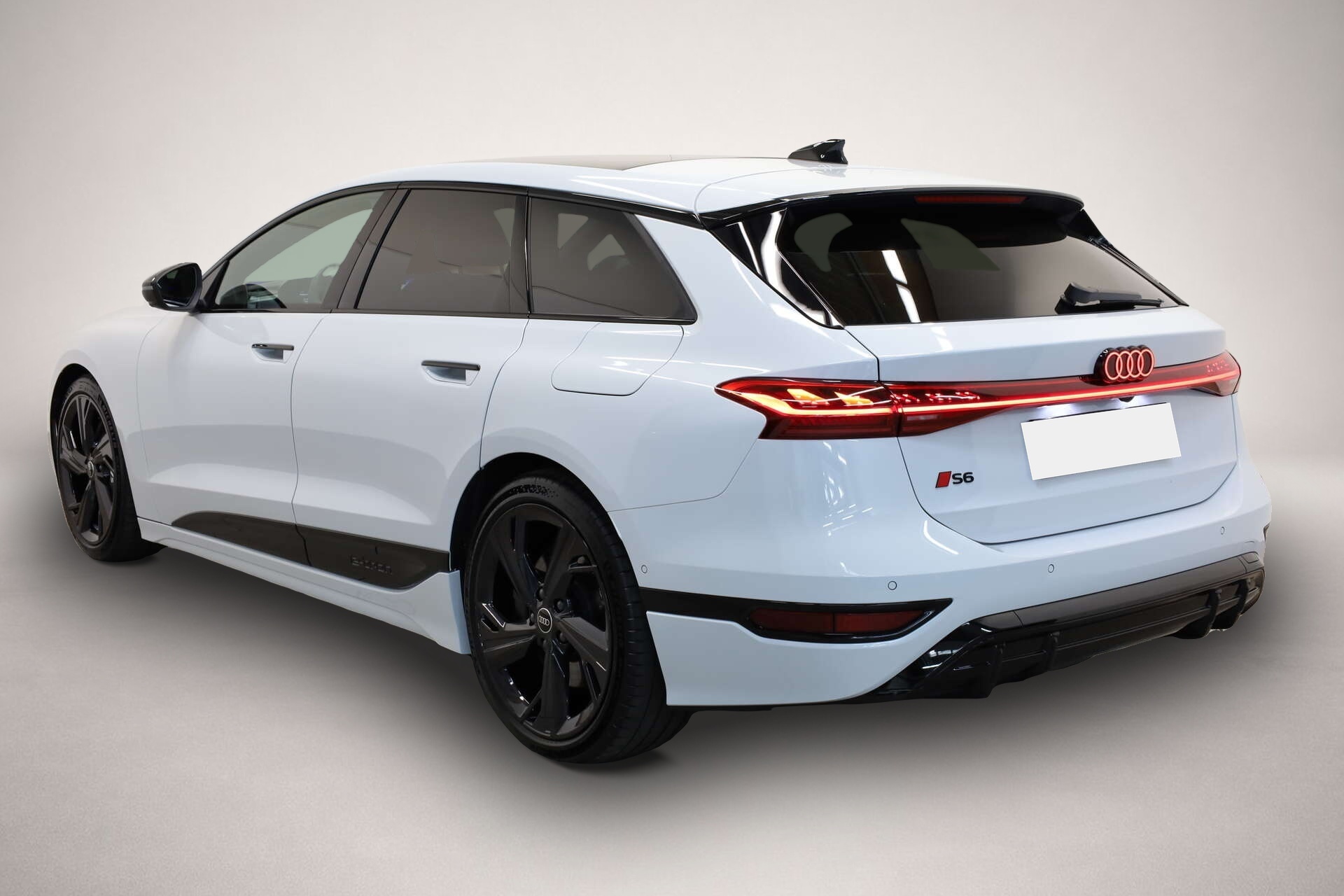 Audi e-tron (11/2025, ELECTRIC)