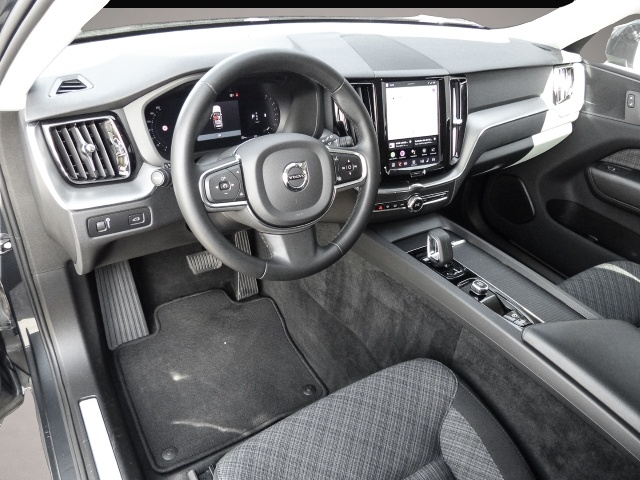Volvo XC60 (03/2023, Benzin)