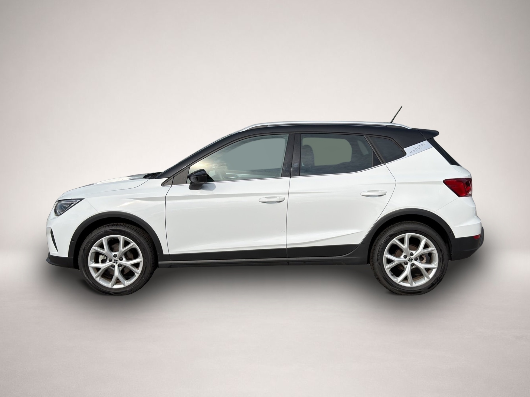Seat Arona (08/2025, Benzin)