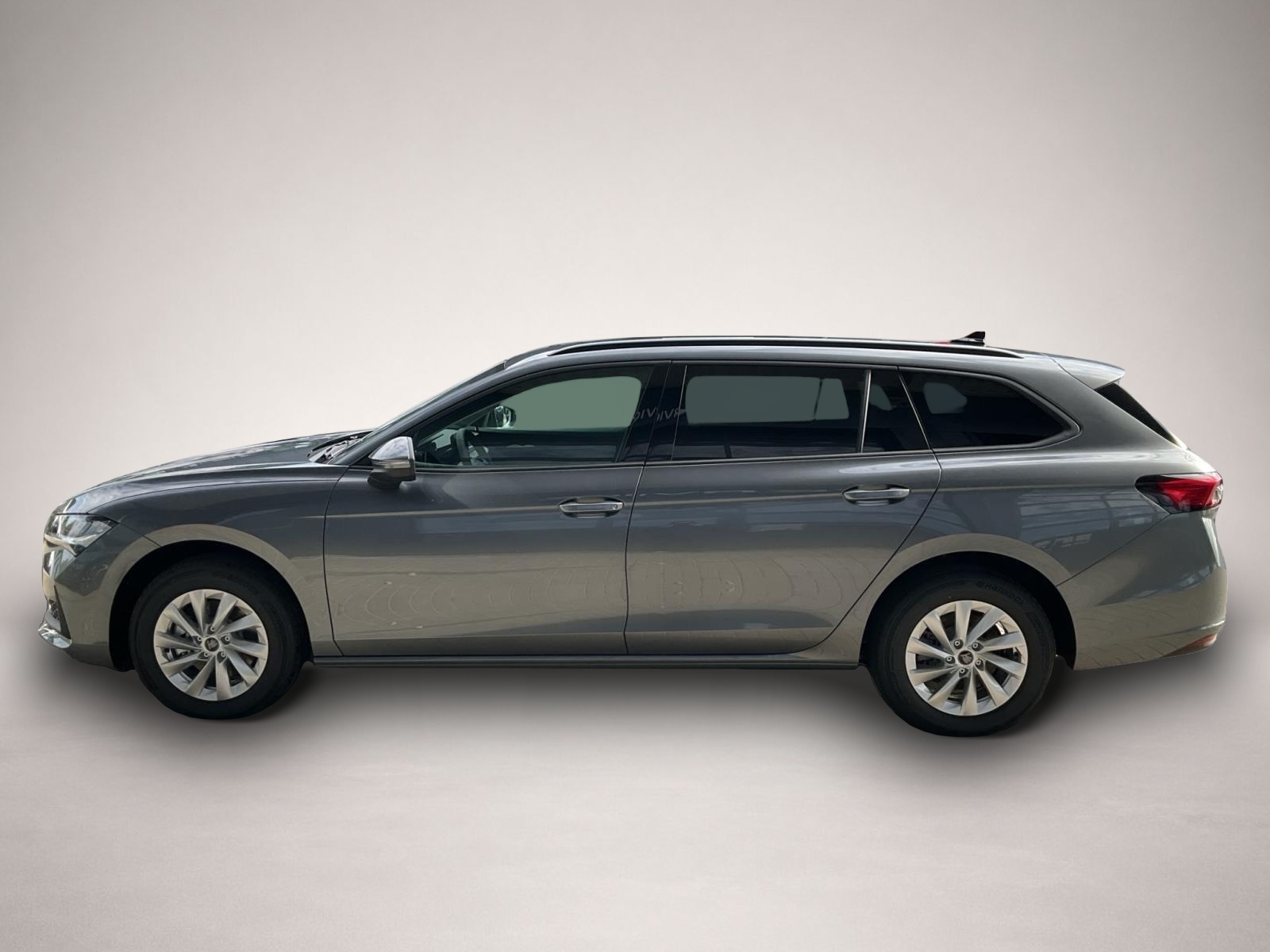 Skoda Superb, image 2 of 8