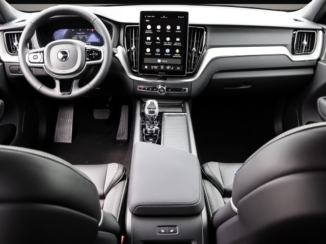 Volvo XC60 (07/2025, Benzin)