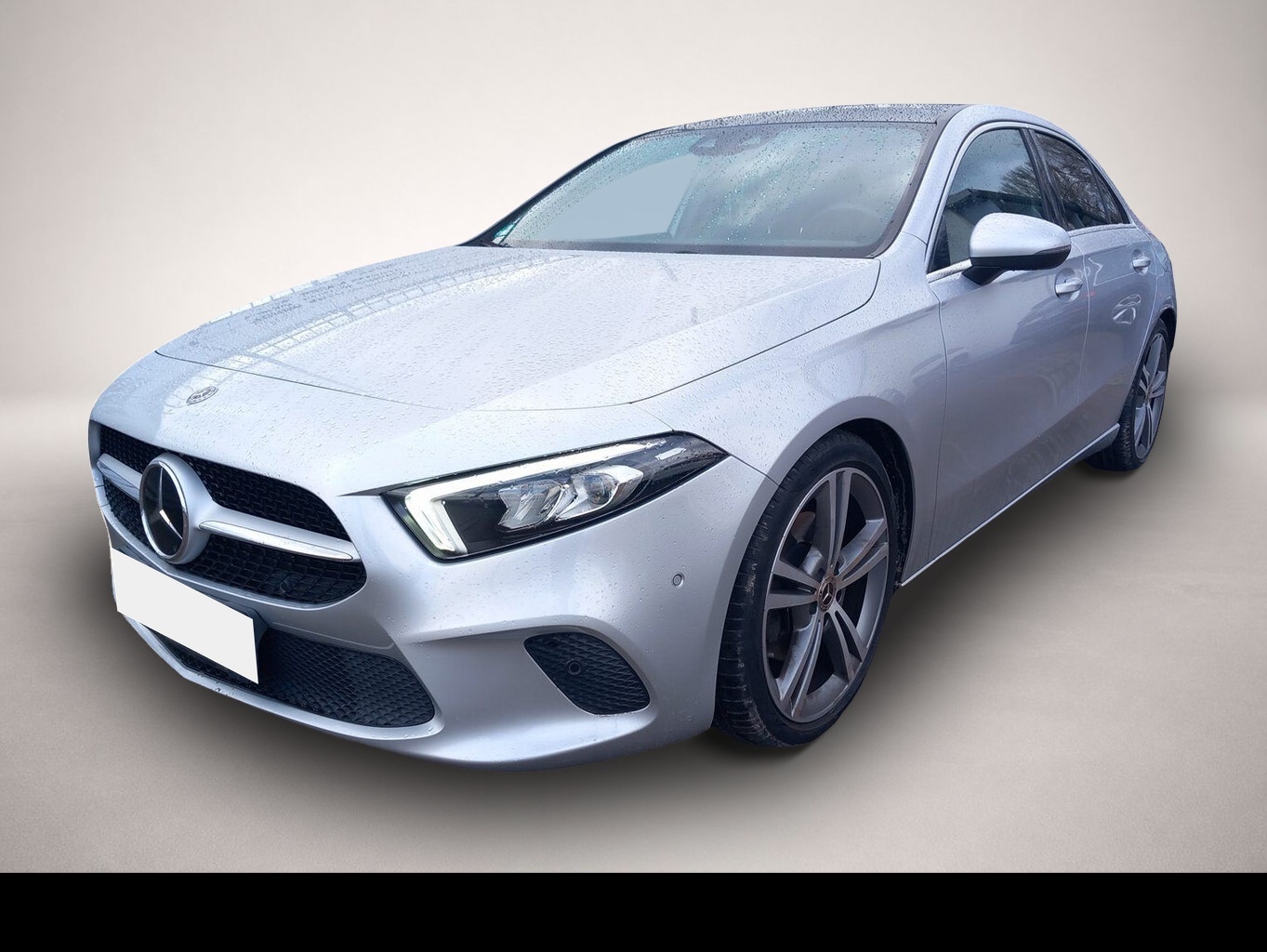 Mercedes-Benz A 220 (10/2020, Benzin)