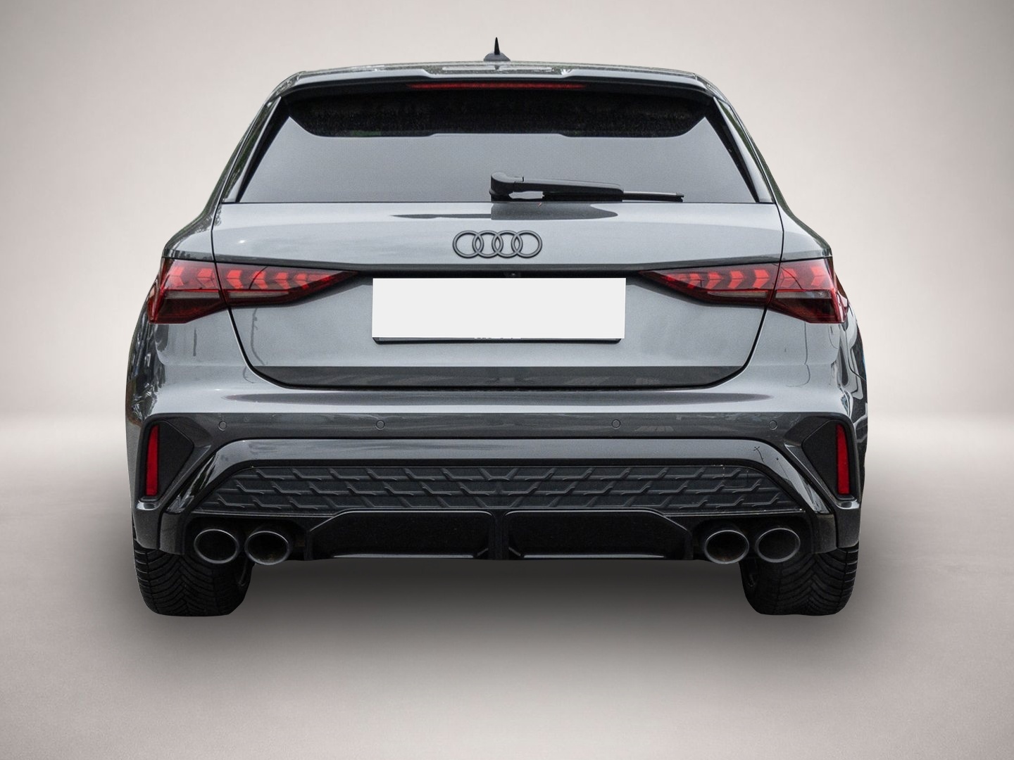Audi quattro (03/2025, Benzin)