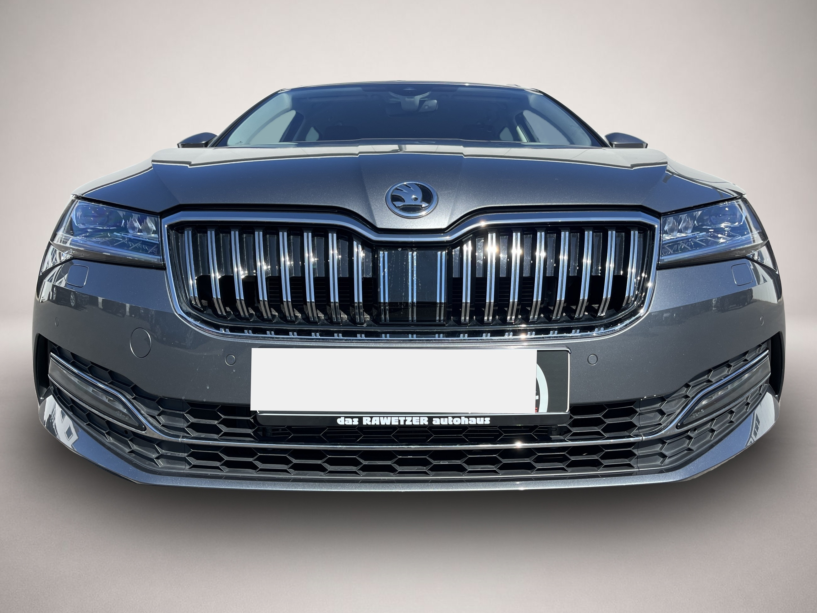 Skoda Superb (04/2024, Benzin)