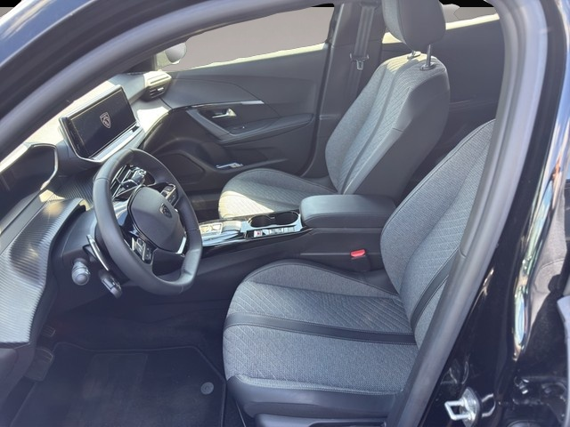 Peugeot 2008 (11/2023, Benzin)