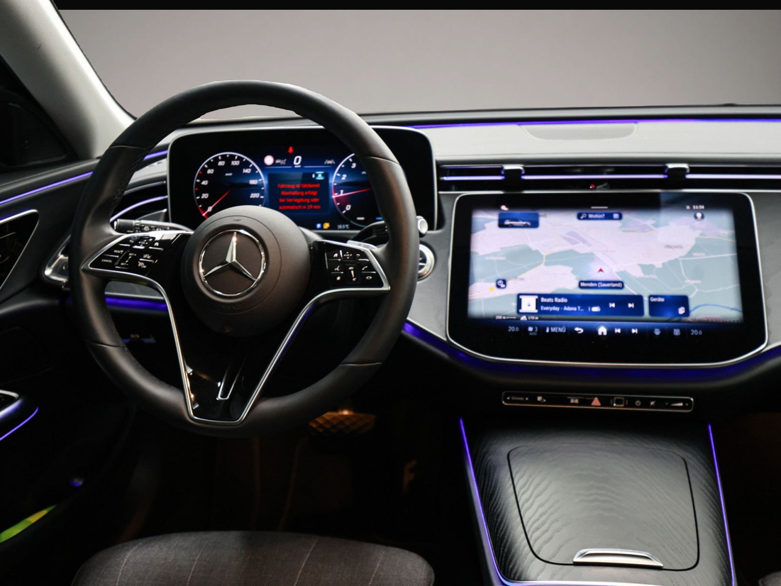 Mercedes-Benz E 200 (02/2025, Benzin)