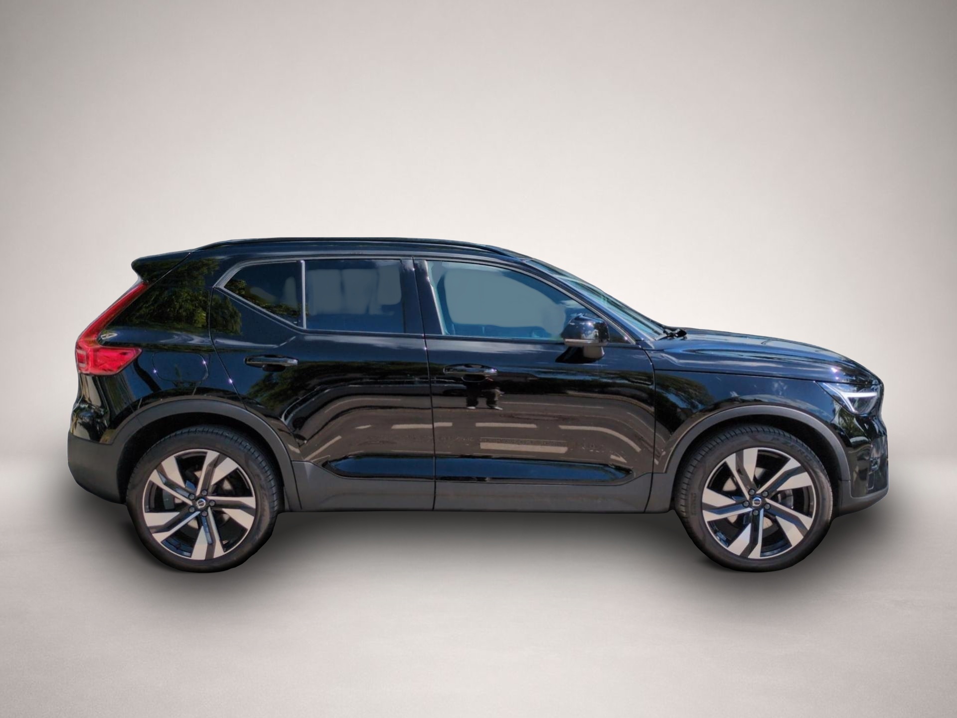 Volvo XC40 (04/2023, Benzin)