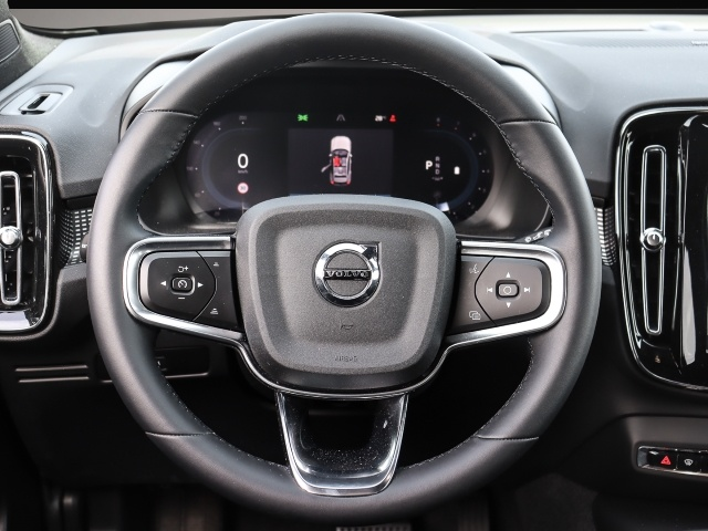 Volvo XC40 (11/2023, Benzin)