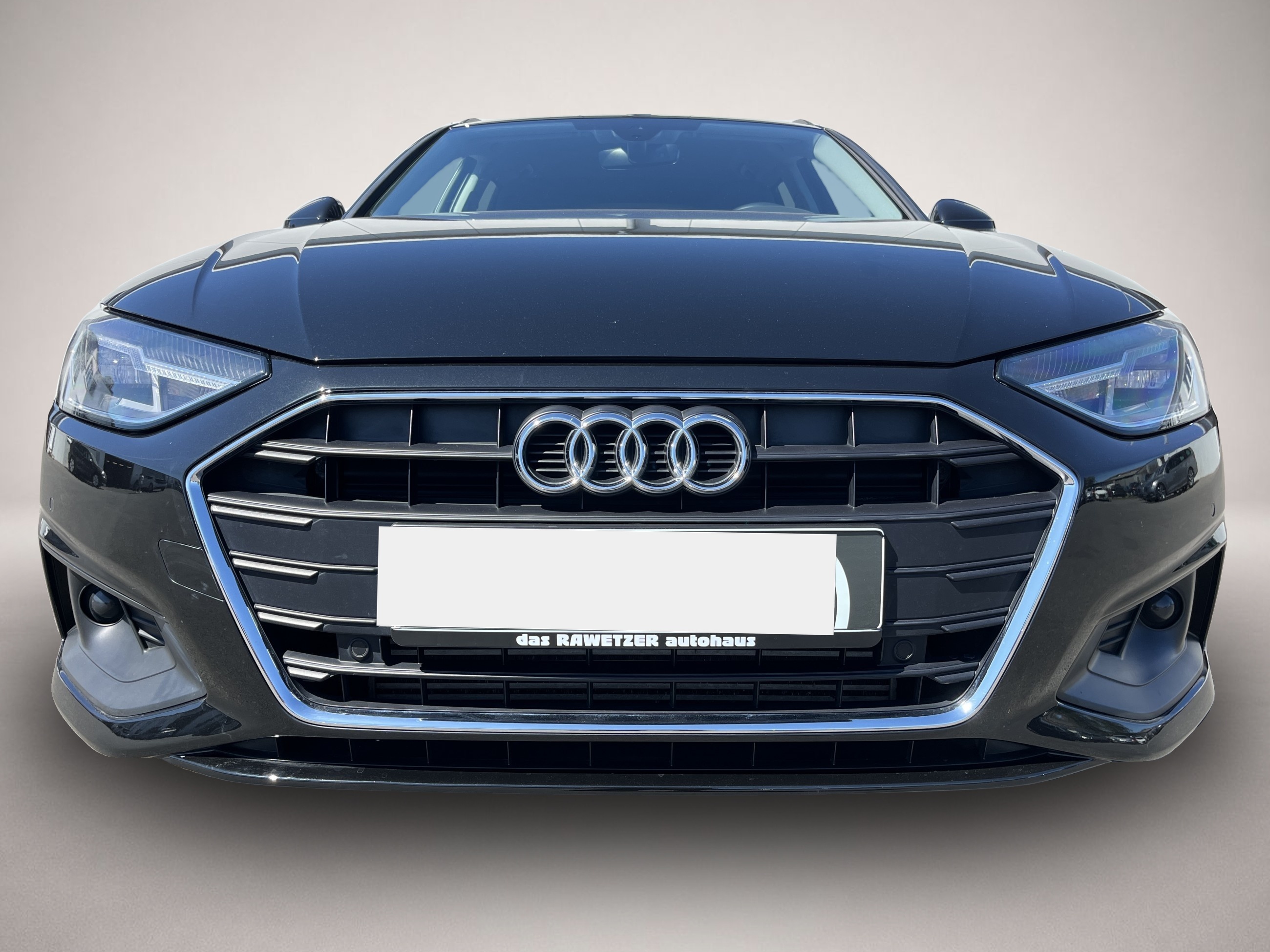 Audi A4 (09/2022, Benzin)
