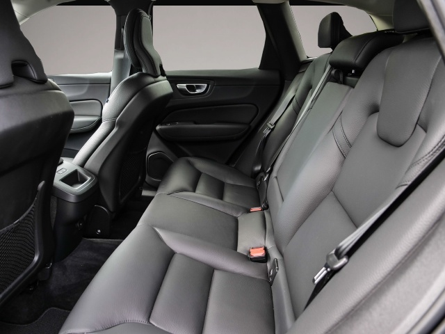 Volvo XC60 (12/2023, Benzin)