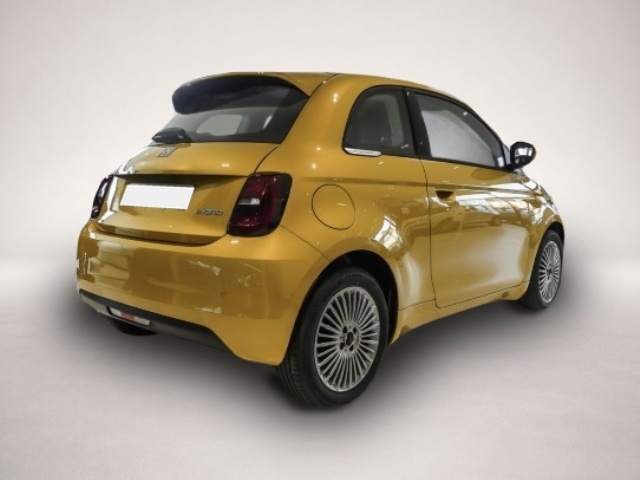Fiat 500 (04/2026, Benzin)