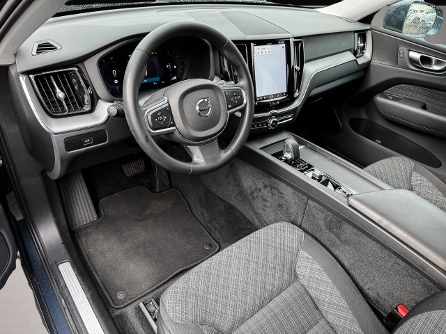 Volvo XC60 (12/2023, Benzin)