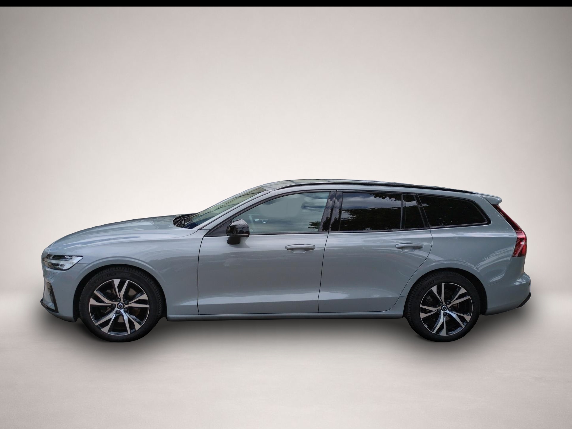 Volvo V60 (06/2024, Benzin)