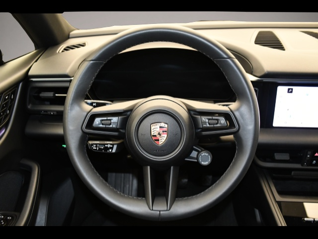 Porsche Macan (11/2024, ELECTRIC)