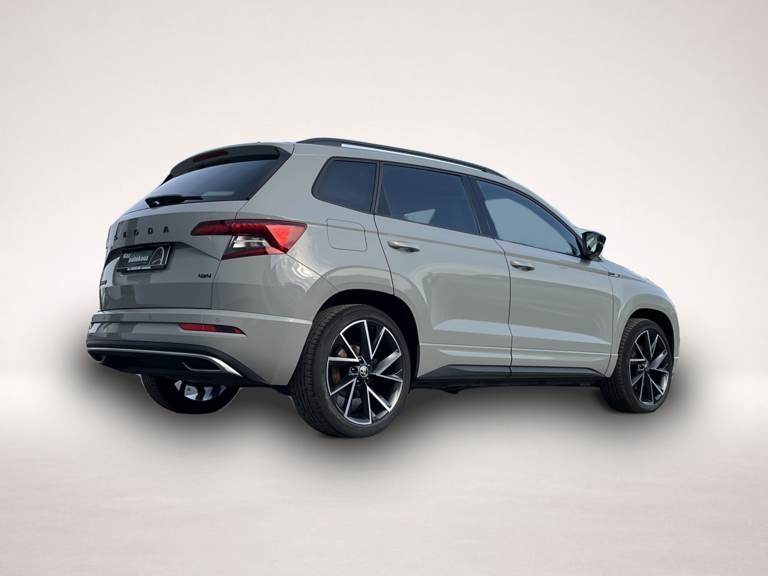 Skoda Karoq (11/2021, Benzin)