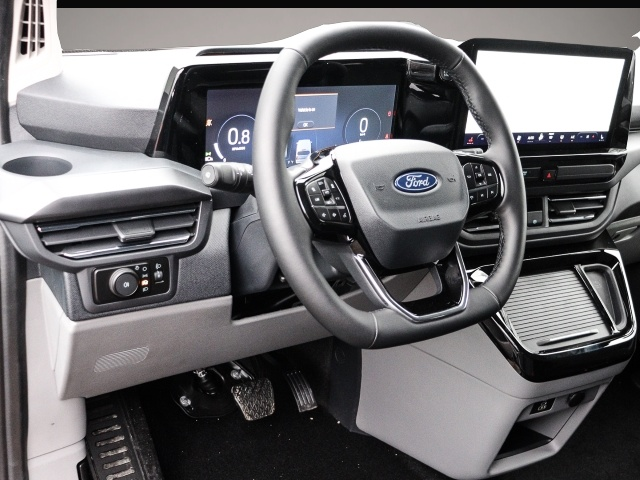Ford Tourneo Custom (02/2026, Diesel)