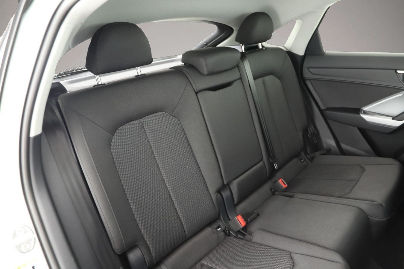 Audi Q3 (10/2022, Benzin)