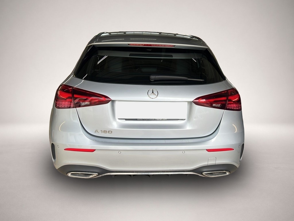 Mercedes-Benz A 180 (06/2025, Benzin)