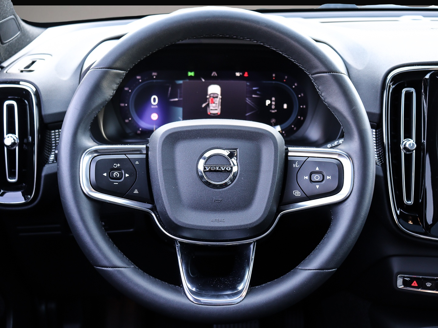 Volvo XC40 (12/2023, Benzin)