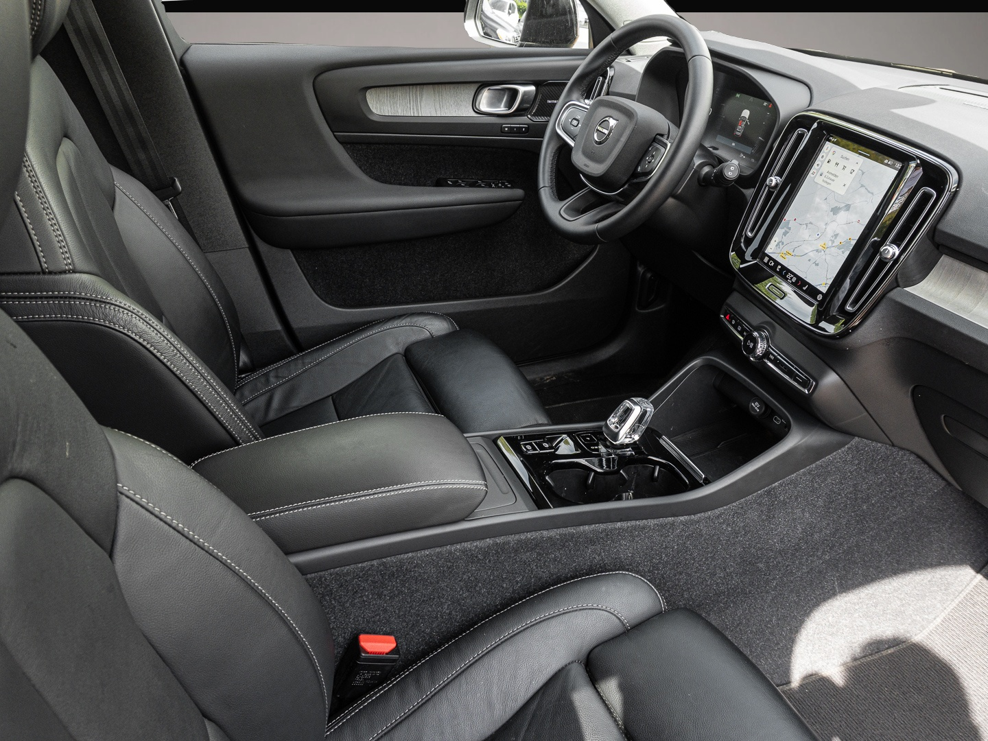 Volvo XC40 (12/2023, Benzin)
