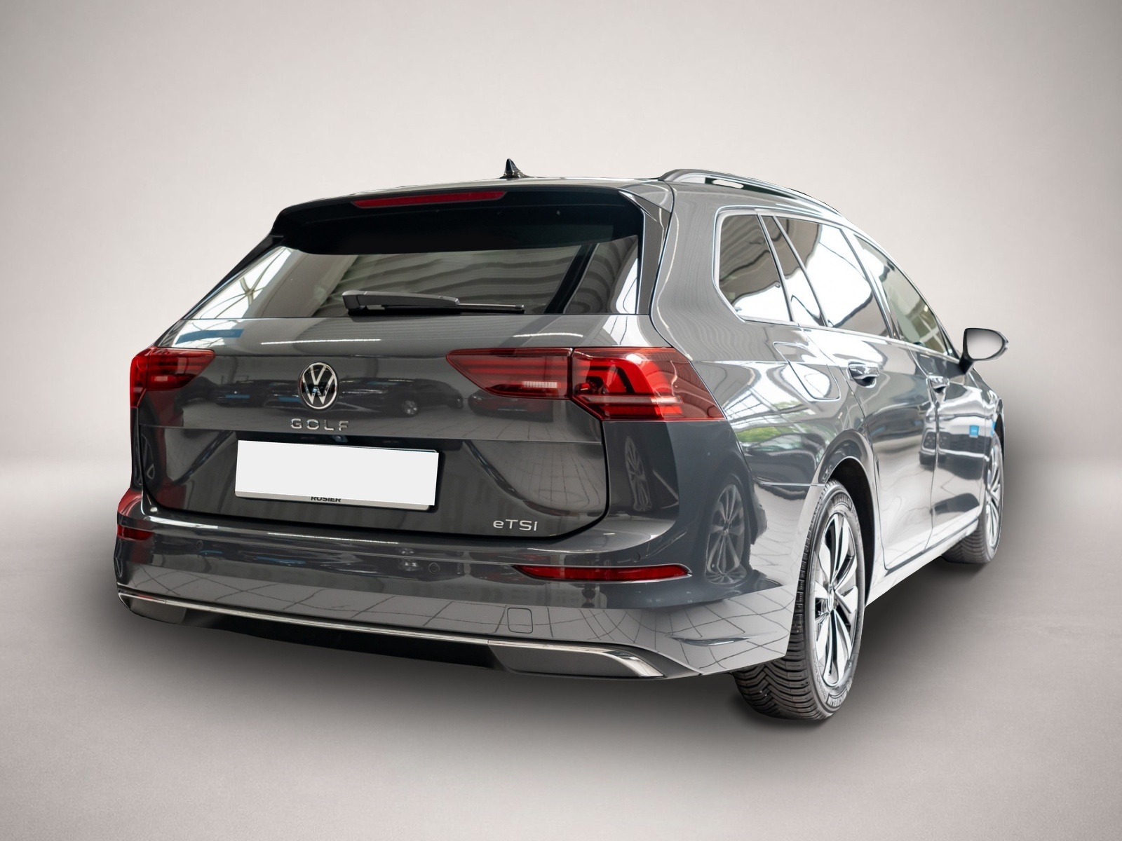 Volkswagen Golf (06/2025, Benzin)