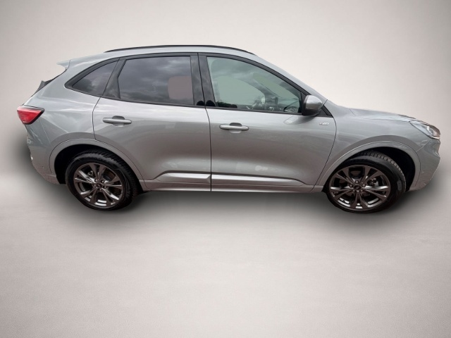 Ford Kuga (10/2023, Benzin)