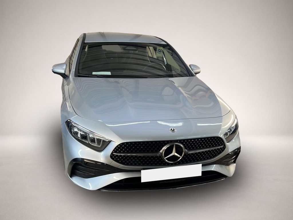 Mercedes-Benz A 180 (06/2025, Benzin)