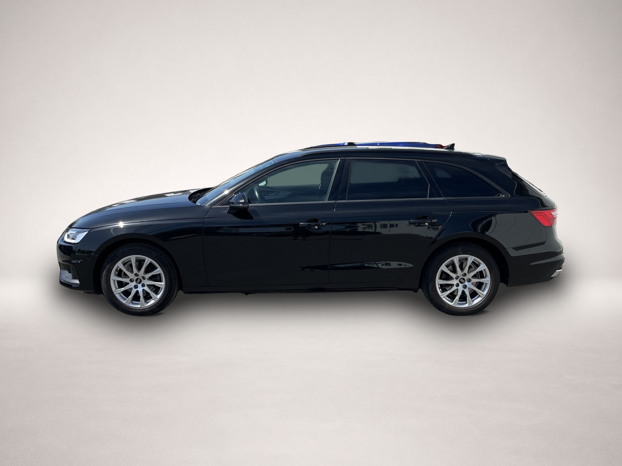 Audi A4 (08/2022, Benzin)