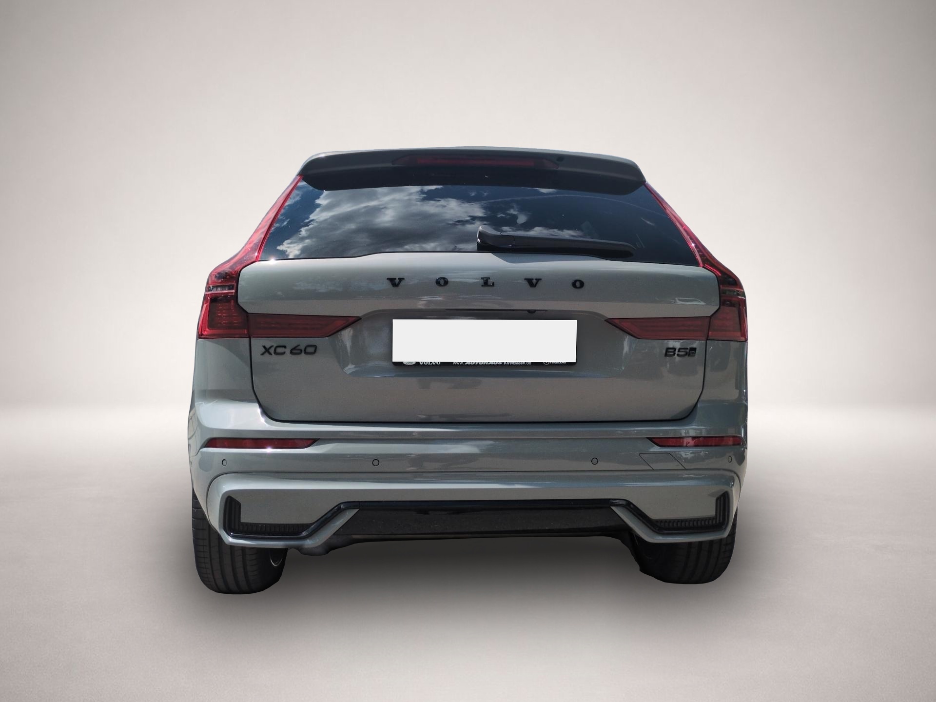 Volvo XC60 (09/2025, Benzin)
