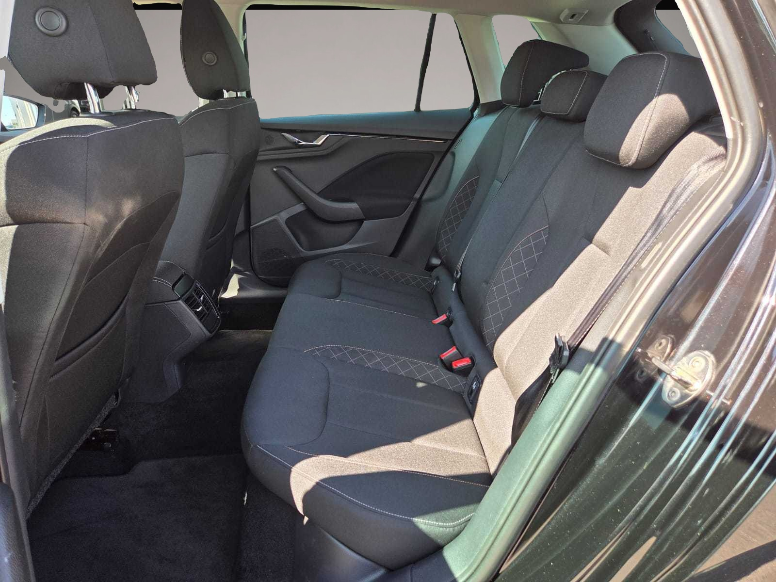 Skoda Kamiq (10/2021, Benzin)