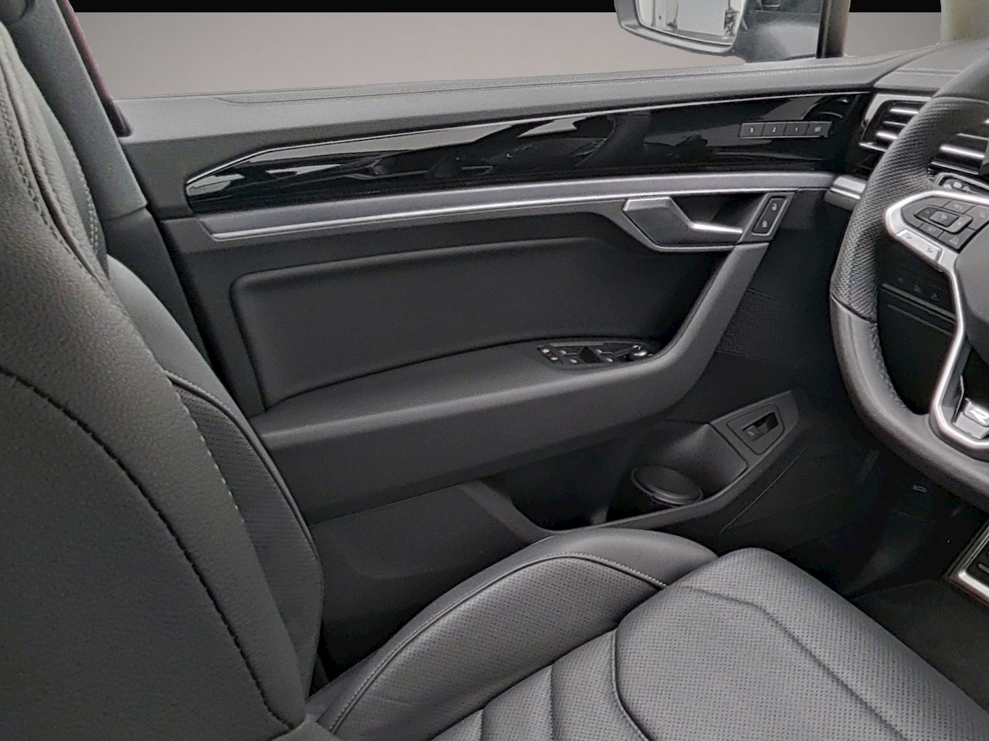Volkswagen Touareg (08/2025, Benzin)