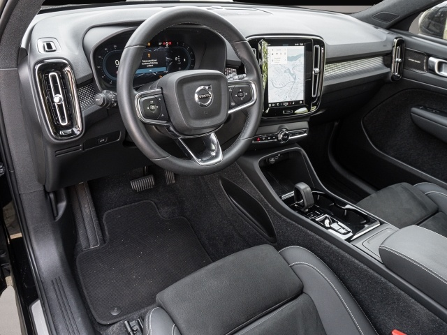 Volvo XC40 (01/2023, Benzin)
