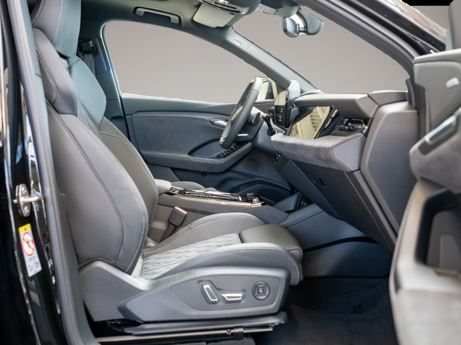 Audi Q6 e-tron (12/2025, ELECTRIC)