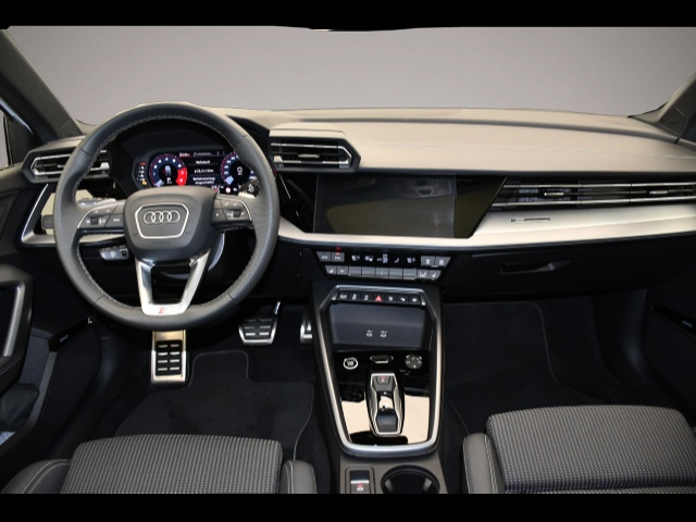 Audi A3 (10/2025, Benzin)