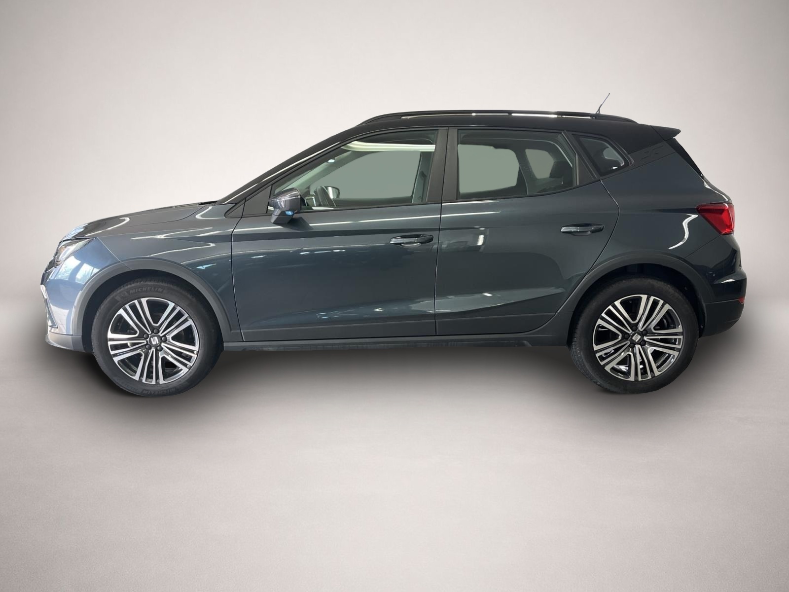 Seat Arona (04/2024, Benzin)