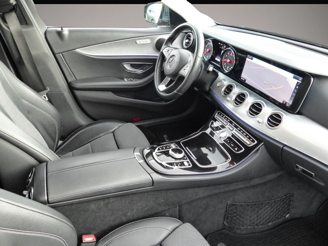 Mercedes-Benz E 200 (02/2018, Benzin)