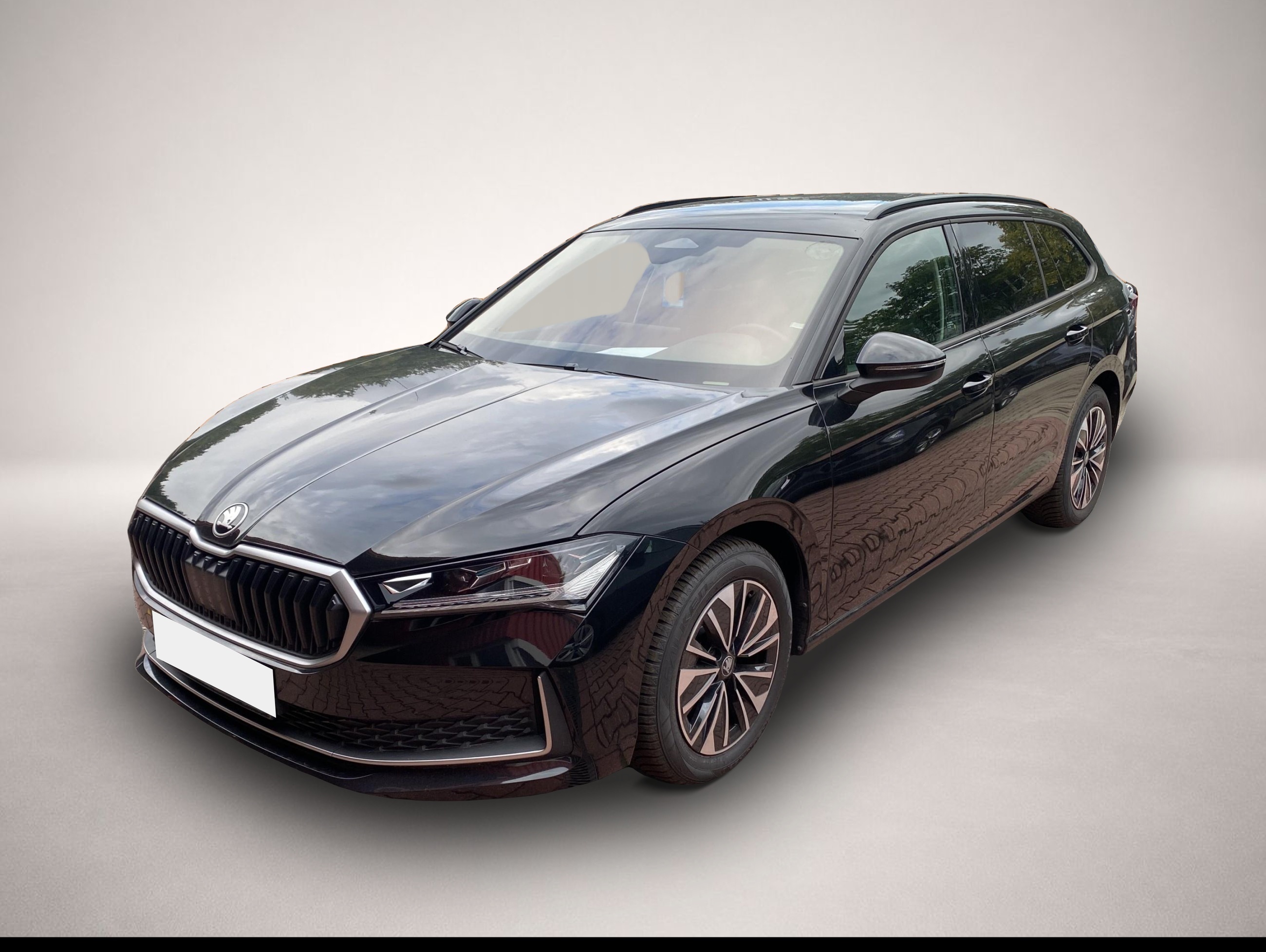 Skoda Superb (09/2025, Benzin)