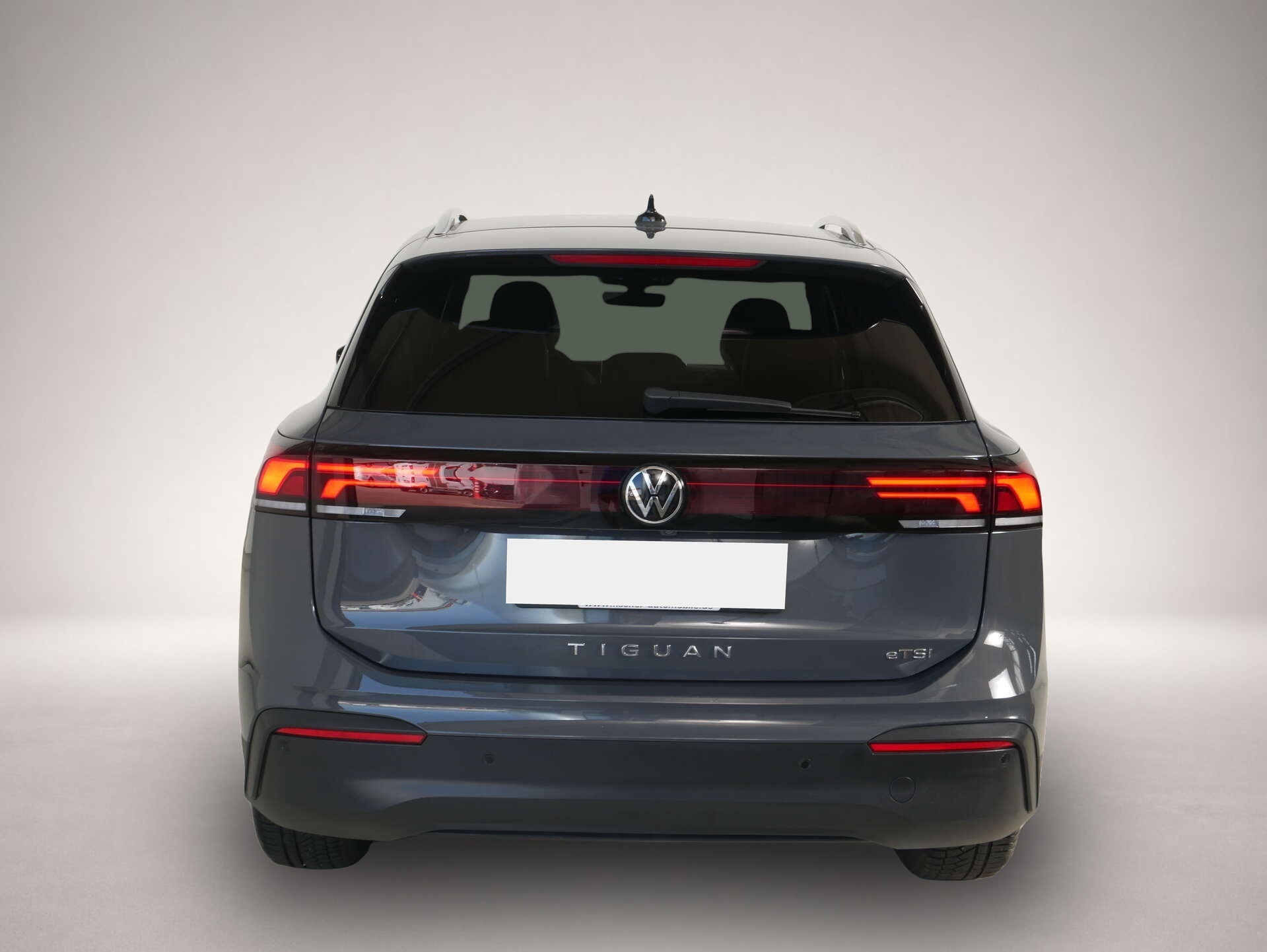 Volkswagen Tiguan (12/2025, Benzin)