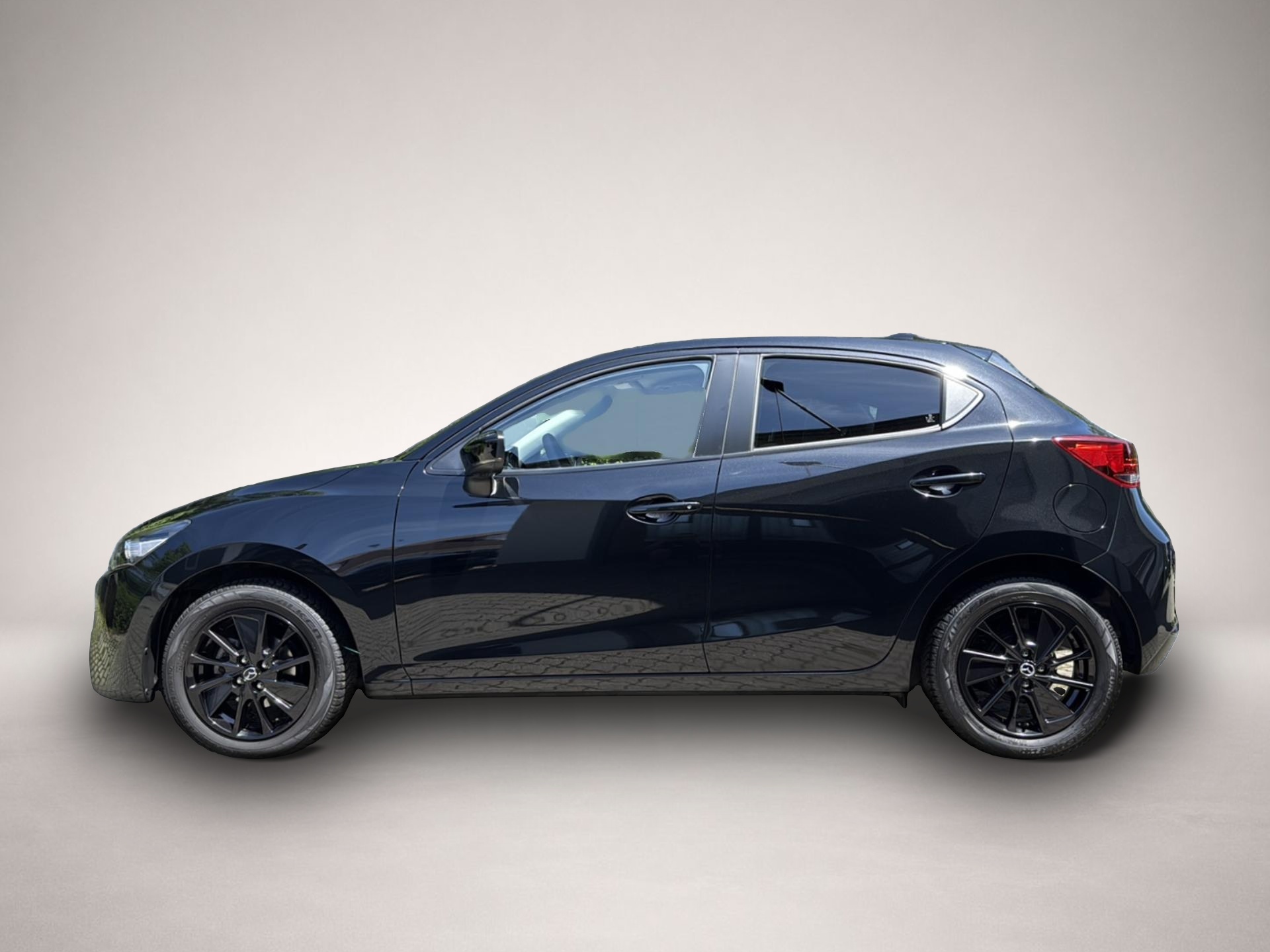 Mazda 2 (11/2023, Benzin)