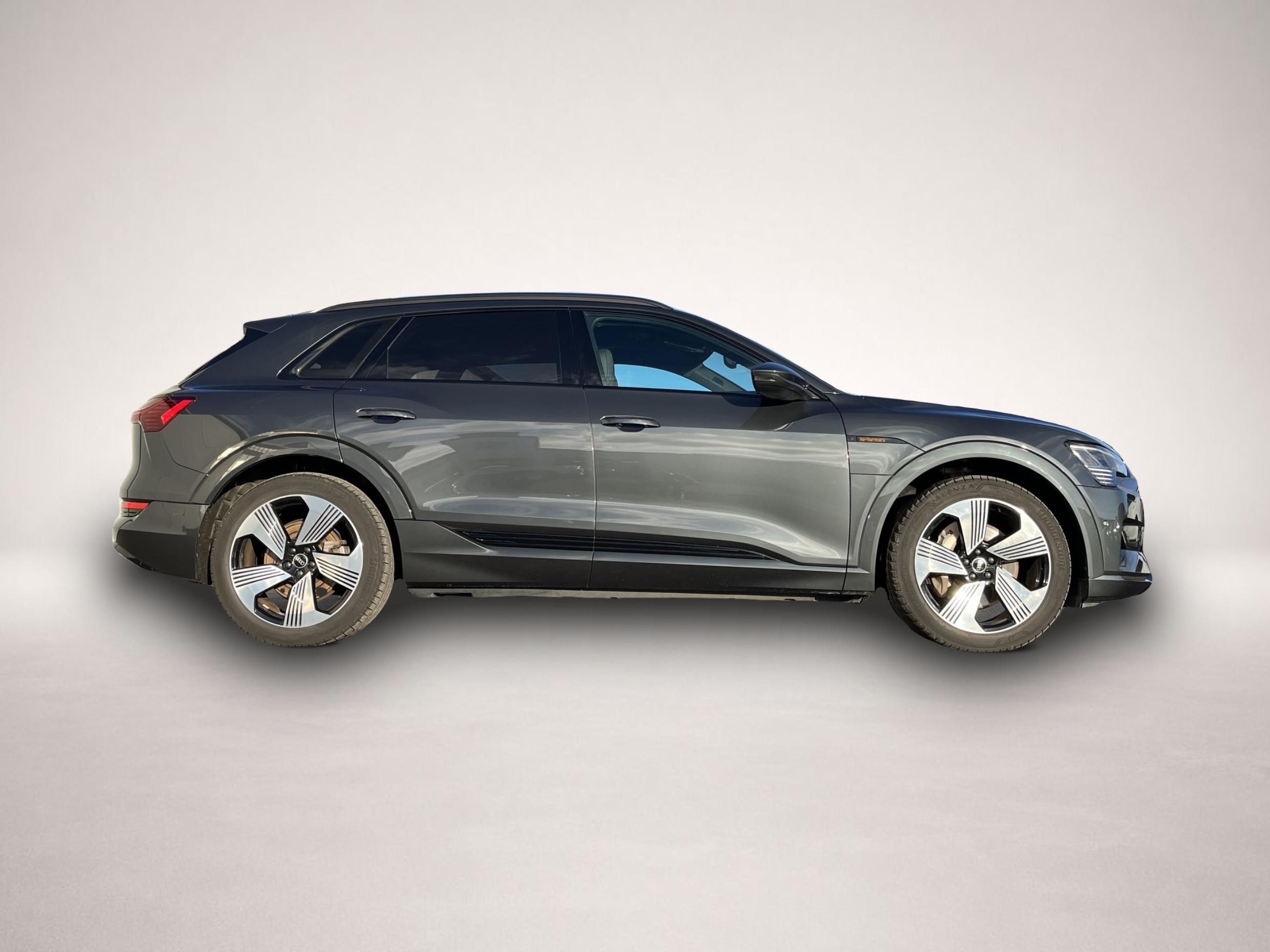 Audi e-tron (03/2022, ELECTRIC)